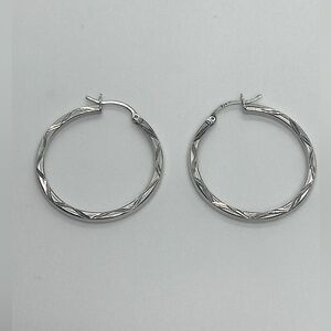 Vtg 925 Sterling Silver Etched Triangle Geometric Design Hoop Earrings | 1.2” D